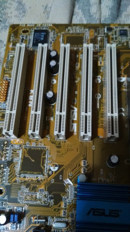 materinska-plata-asus-k8n-green-procesor-kuler-big-2