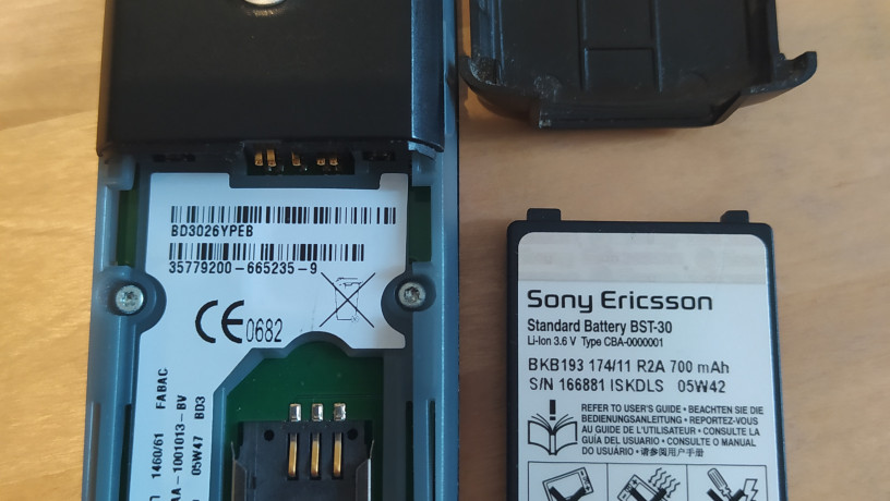 telefon-sony-ericsson-t290i-big-3