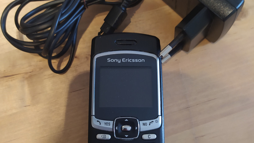 telefon-sony-ericsson-t290i-big-0