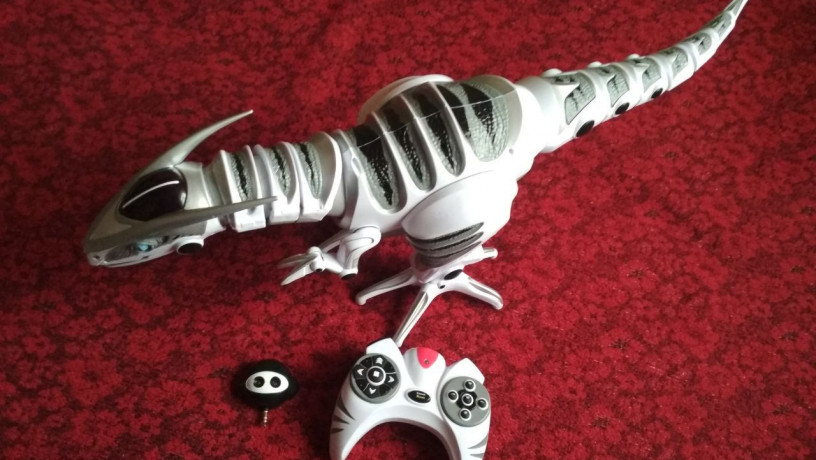 roboraptor-interaktivnii-robot-wow-wee-big-1