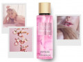 parfumovanii-sprei-dlia-tila-victorias-secret-velvet-petals-250-ml-original-small-1