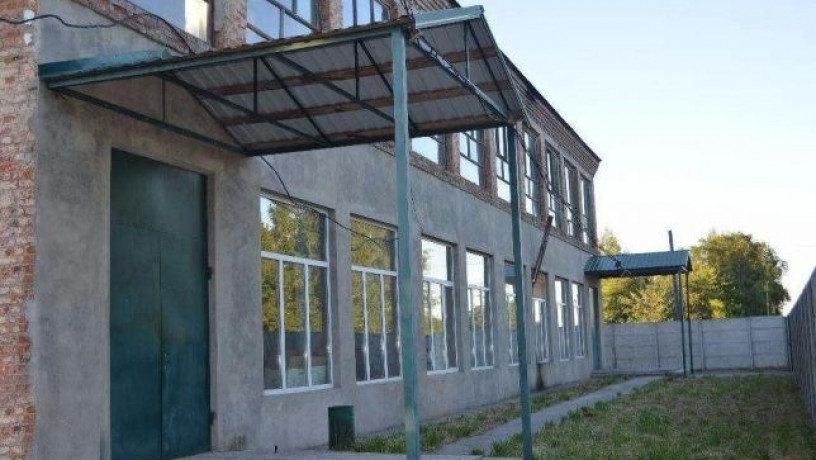 prodam-otdelno-stoiashhee-zdanie-cernigovskaia-oblast-gicnia-990-kvm-big-2