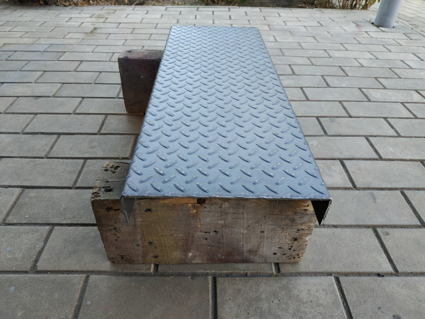 stupen-riflenaia-lestnicnaia-metalliceskaia-800x240-mm-big-2