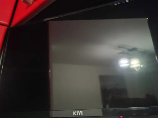 Телевизор KIVI 24HK30B Smart TV Black 24 дюйми
