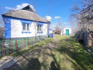 Продається бинок біля річки