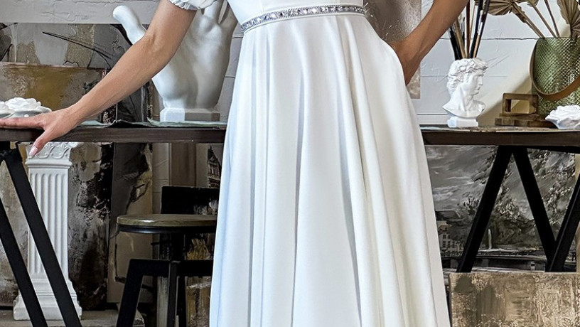 beloe-vecernee-plate-midi-big-0