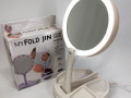 skladne-dzerkalo-dlia-makiiazu-z-led-pidsvicuvanniam-krugle-zbilsuvalne-10x-small-4