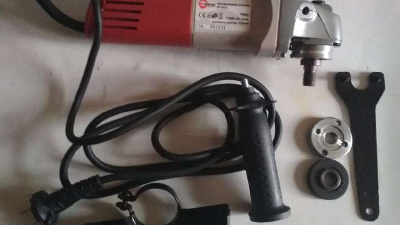 slifmasina-kutova-intertool-750-vt-11000-obxv-125-mm-big-0