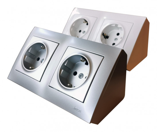kutovii-nakladnii-blok-rozetok-simon-premium-cornerbox-2x220-big-0