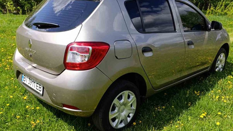 renault-sandero-2013-r-gazbenzin-big-0