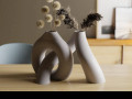 toroyidalna-vaza-shho-zednujetsia-small-2