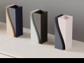 minimalisticnii-dizain-vaza-z-dvox-castin-small-4