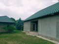 prodaz-1-poverxovogo-budinku-z-garazem-i-diliankoiu-na-10-sotok-v-m-bastanka-small-2