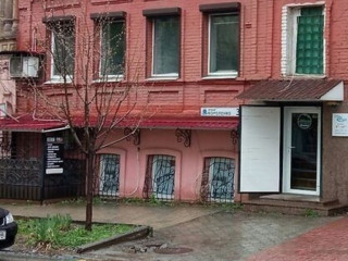 Продам. Помещение под магазин, офис 67,4 м.кв. 2/2, ул.Короленко