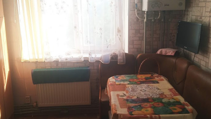 prodam-1-kom-levyi-bereg-aogaz-44m-5etaz-mebel-i-texnika-big-4