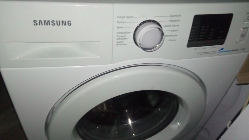 pralna-masina-z-suskoiu-samsung-8-kg-big-0
