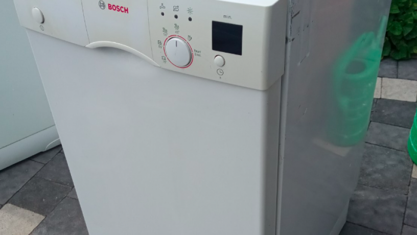 posudomiina-vuzka-masina-bosch-45-sm-big-0