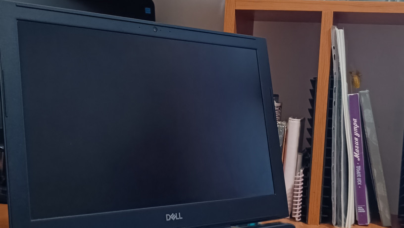 noutbuk-dell-inspiron-15-7577-big-0