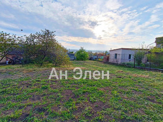 Большой участок с домиком в дофиновке