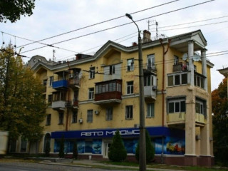 Продам. 3-к.кв. 2/4, вул.Криворізька,