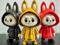 carivna-figurka-labubu-v-kapiusoni-small-0