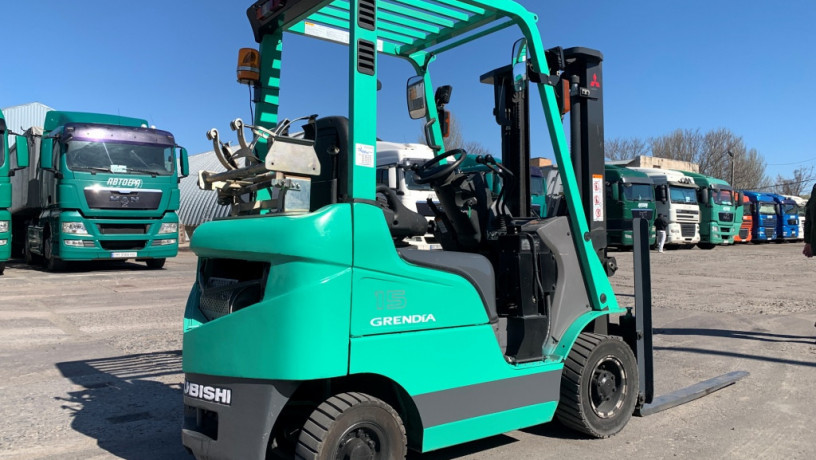 pogruzcik-mitsubishi-2020-goda-s-peckoi-model-fge15t-big-2