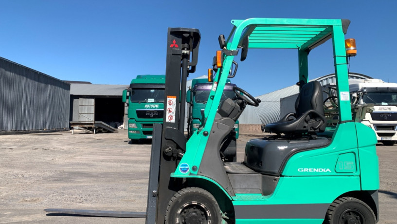 pogruzcik-mitsubishi-2020-goda-s-peckoi-model-fge15t-big-0