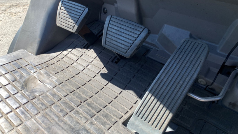 navantazuvac-mitsubishi-z-pickoiu-ta-bicnim-zsuvom-model-fge20t-big-7