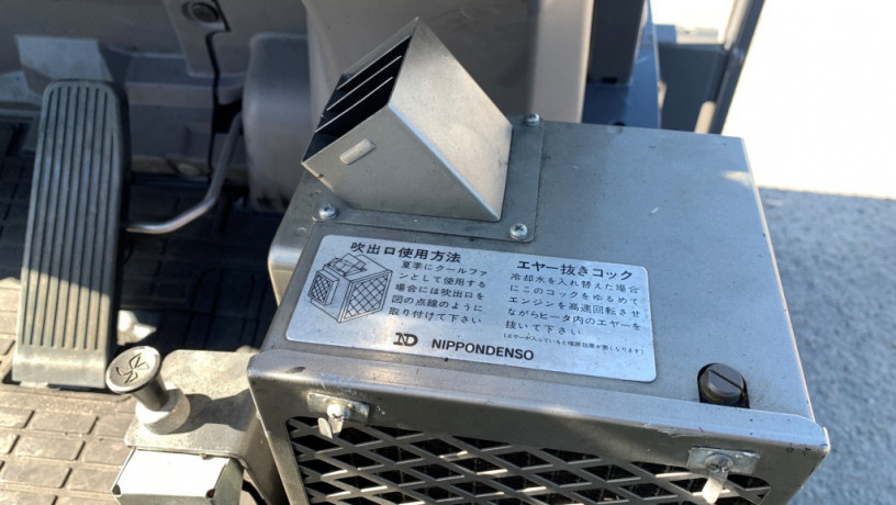 navantazuvac-mitsubishi-z-pickoiu-ta-bicnim-zsuvom-model-fge20t-big-5
