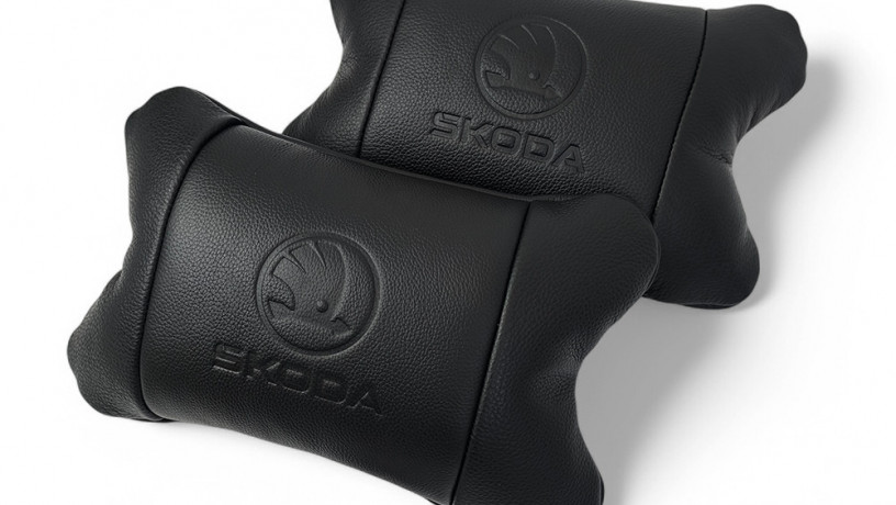 nabor-avtopodusek-skoda-iz-naturalnoi-kozi-brelokavtopoduska-na-podgolovnik-big-6