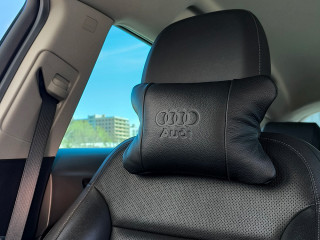 Набор кожаных подушек Audi + брелок в подарок, подушки на подголовник в авто