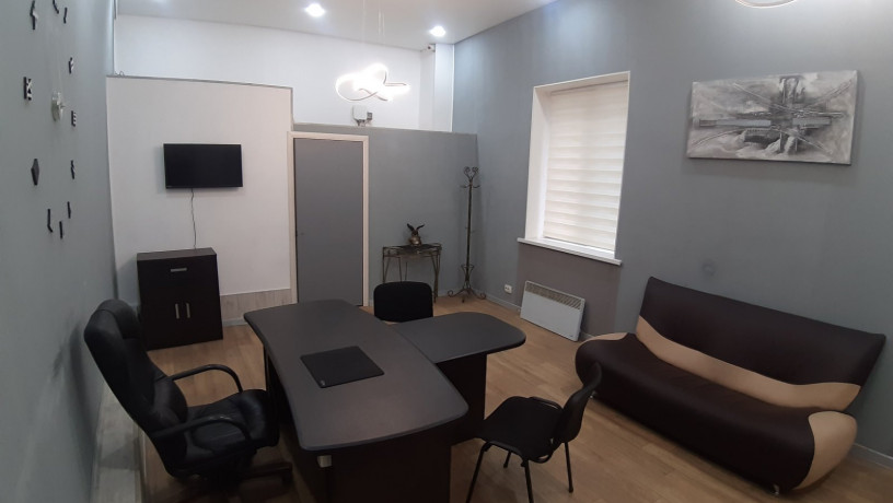 sdam-srocno-nebolsoi-s-remontom-ofis-na-moldavanke-ul-sredniaia-big-0