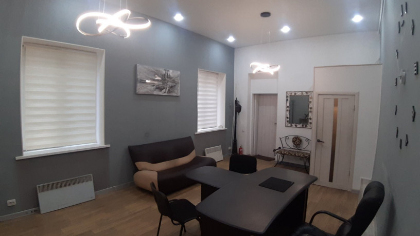 sdam-srocno-nebolsoi-s-remontom-ofis-na-moldavanke-ul-sredniaia-big-1