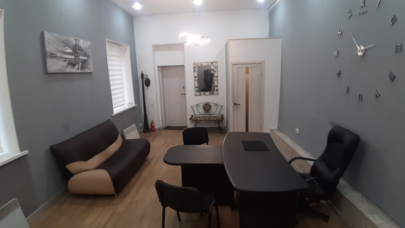 sdam-srocno-nebolsoi-s-remontom-ofis-na-moldavanke-ul-sredniaia-big-2