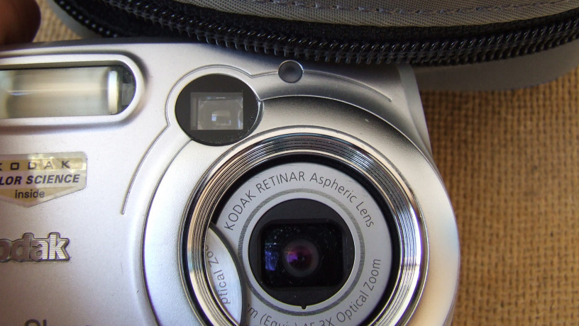 fotik-kodak-eisisgare-sx4230-na-2-megapikselia-6kratnyi-zum-s-cexlom-big-5