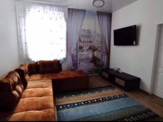 Продам. 3-к. 2/5, пр.Дмитрія Яворницького 20