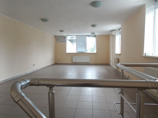 Довгострокова оренда приміщень вільного призначення, центр міста, від власника