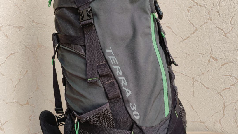 originalnii-velikii-turisticnii-riukzak-the-north-face-terra-40-litriv-big-0