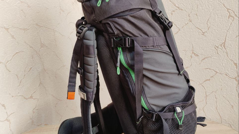 originalnii-velikii-turisticnii-riukzak-the-north-face-terra-40-litriv-big-3