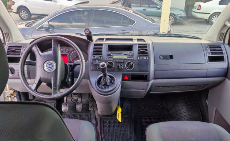 folksvagen-transporter-t5-25-tdi-2004g-big-2