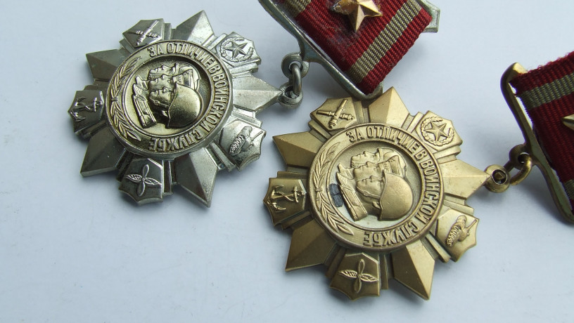 medal-za-otlicie-v-voinskoi-sluzbe-1-i-2-stepeni-nagrazdeniia-1978-gg-big-4