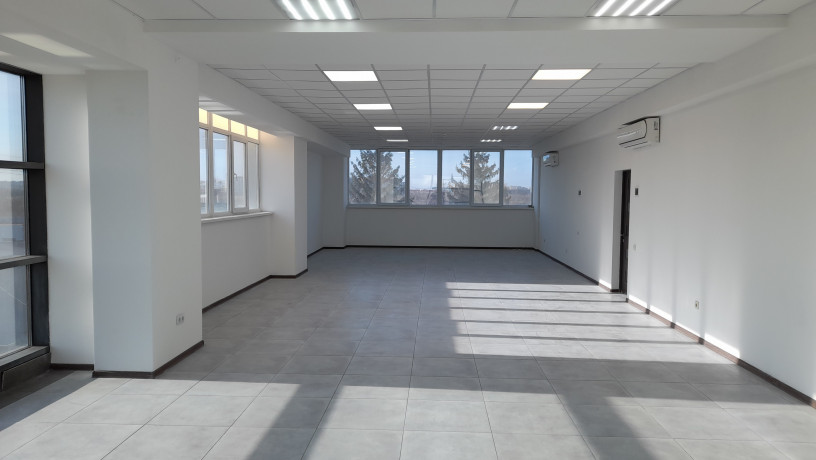 ofisne-primishhennia-112-kv-u-sucasnomu-biznes-centri-masstab-big-2