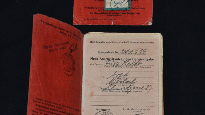 sberegatelnaia-knizka-reixspocty-amerikanskaia-zona-propusk-big-1