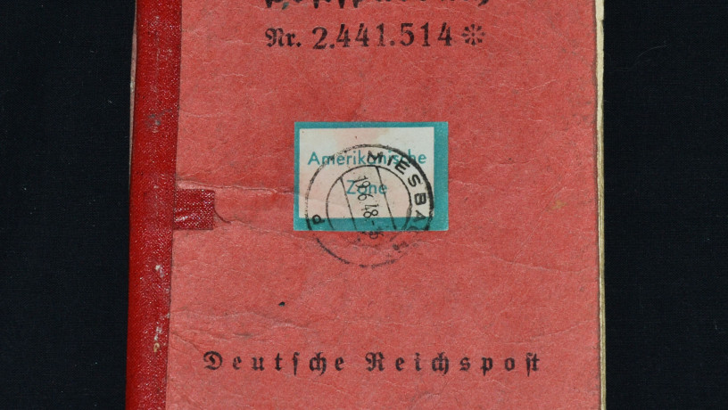 sberegatelnaia-knizka-reixspocty-amerikanskaia-zona-propusk-big-0