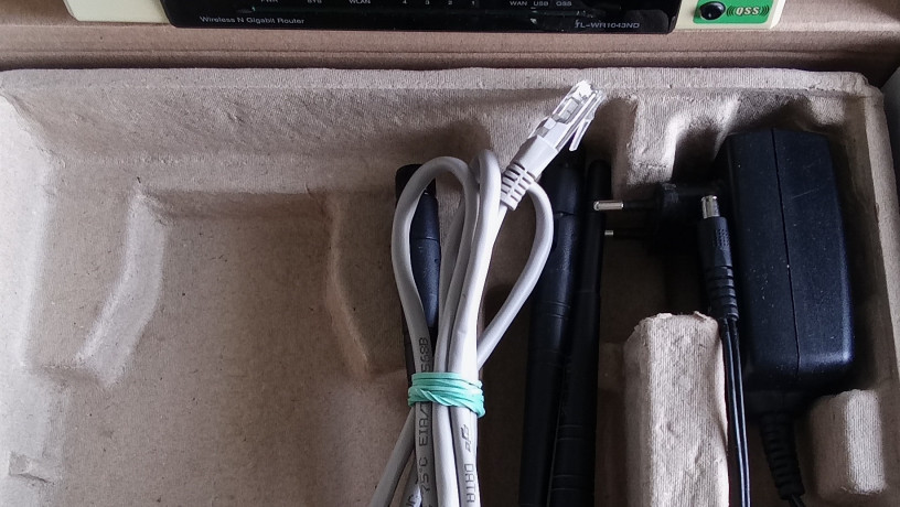 wifi-router-router-24-ghz-tplink-model-tlwr1043nd-4lan-rj45-dc-cable-55-9v-12v-big-0