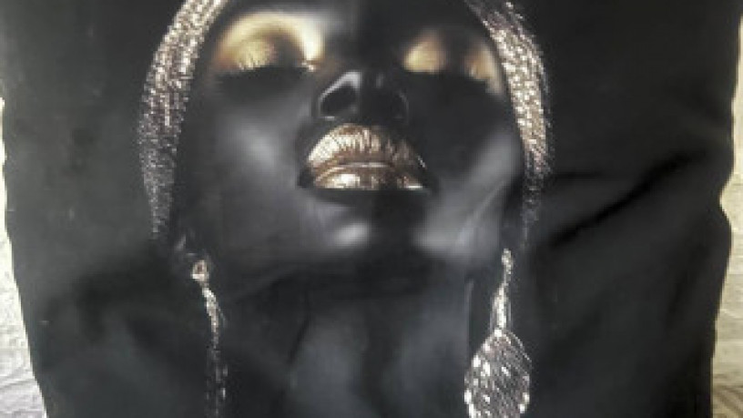 kartina-fotopecat-na-xolste-afrikanka-big-3