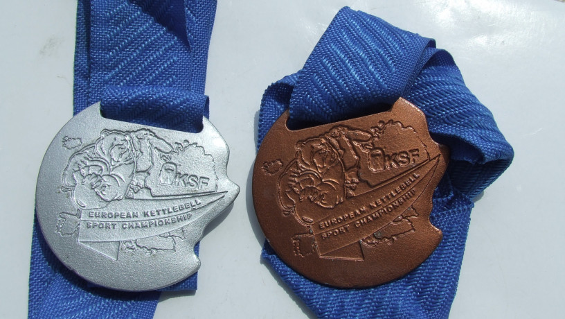 medal-zolotaia-i-serebrianaia-ves-133-gr-diametr-7-sm-big-0
