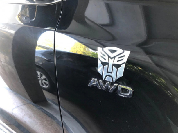 nakleika-na-avto-avtobot-aliuminievaia-transformer-big-1