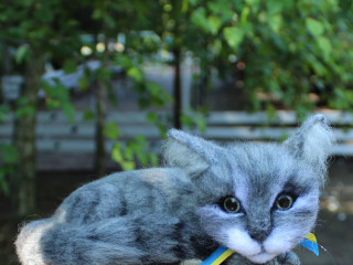 Котик сірий валяна іграшка інтерєрна валяная игрушка кошка хендмєйд