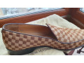 vintazni-loferi-z-xutra-poni-louis-vuitton-small-1